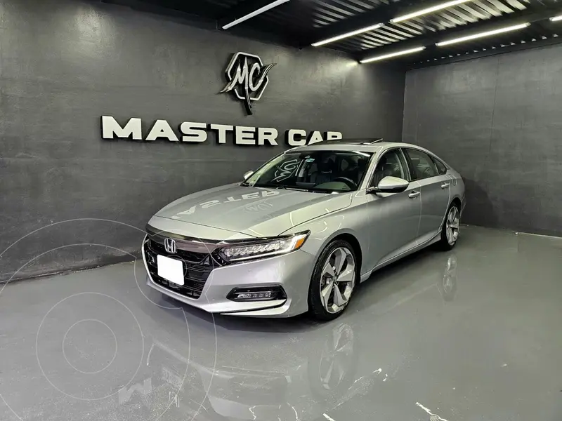Foto Honda Accord Touring usado (2020) color plateado precio $435,000