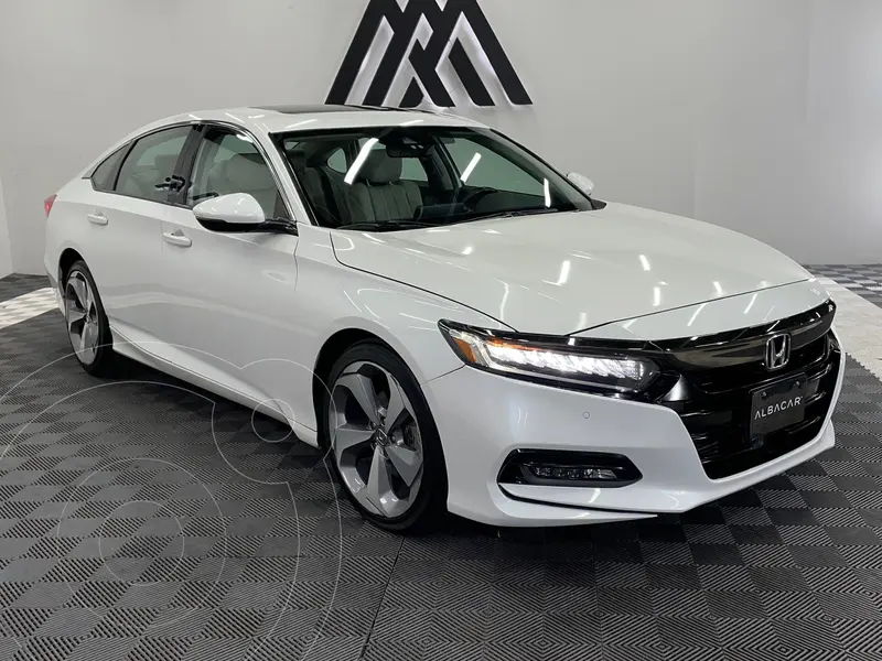 Foto Honda Accord Touring usado (2018) color Blanco precio $347,999