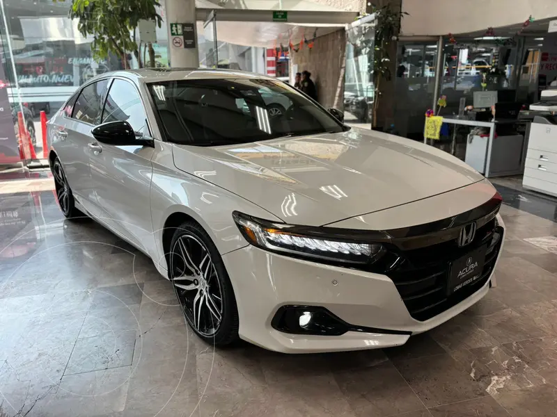 Foto Honda Accord Touring usado (2022) color Blanco precio $559,000