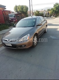 foto Honda Accord V6 usado (2007) color Gris precio $3.800.000