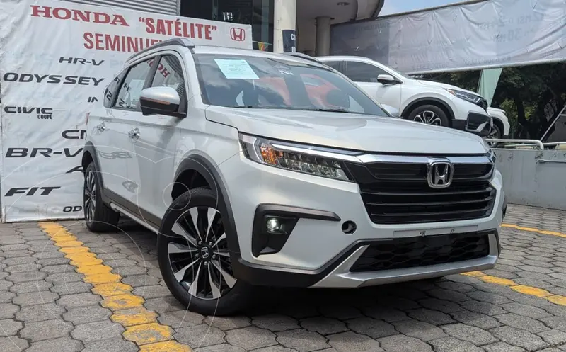 Foto Honda BR-V Touring usado (2025) color Blanco financiado en mensualidades(enganche $191,960 mensualidades desde $8,440)