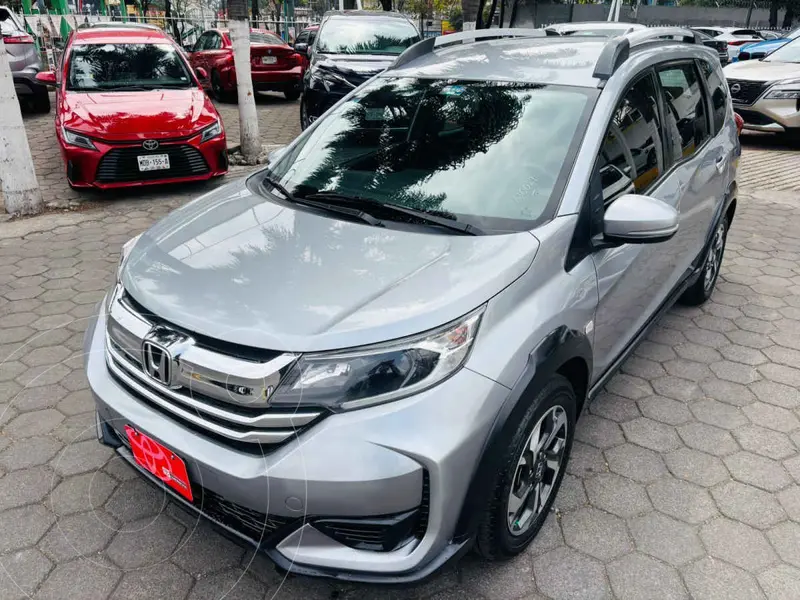 Foto Honda BR-V Uniq usado (2021) color Plata precio $317,000