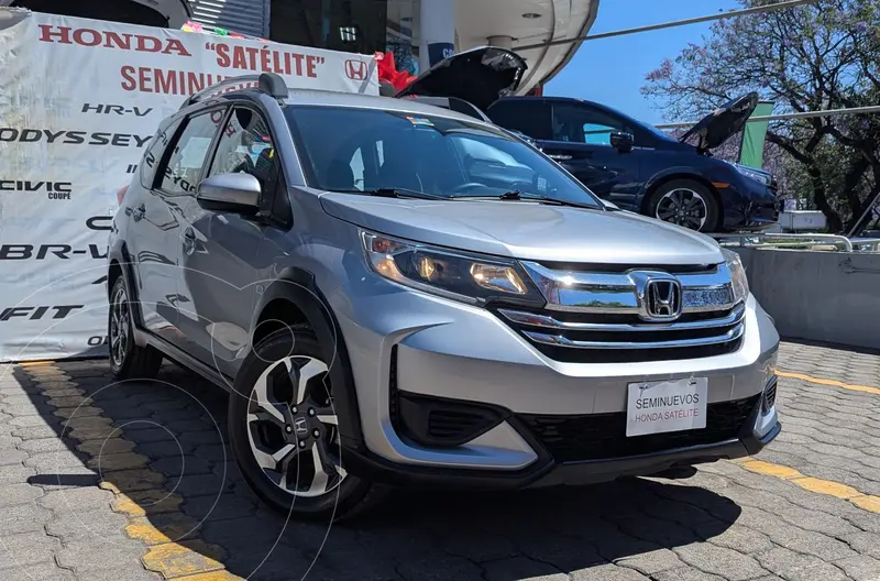 Foto Honda BR-V Uniq usado (2022) color plateado precio $318,900