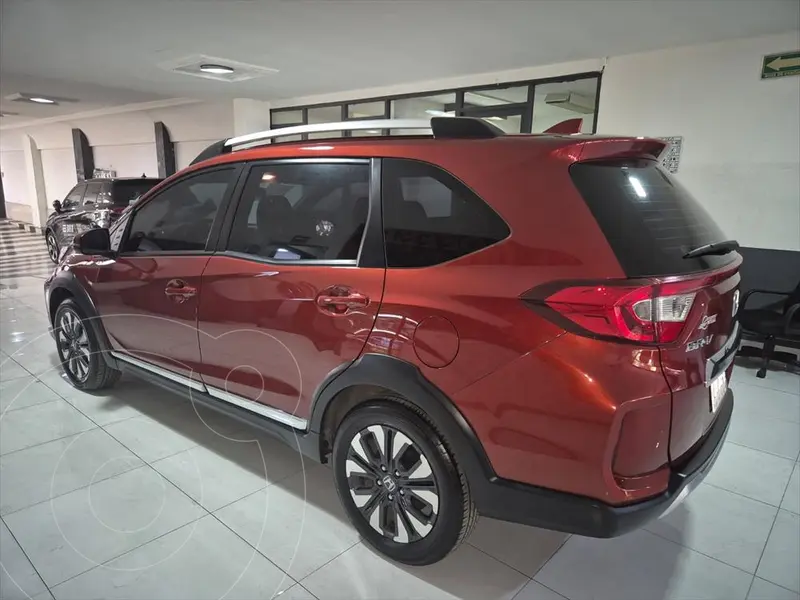Foto Honda BR-V Uniq usado (2022) color Rojo precio $347,000