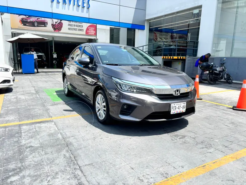 Foto Honda City Touring usado (2022) color plateado precio $305,000