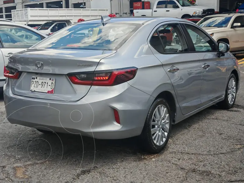 Foto Honda City Touring usado (2022) color plateado precio $308,000