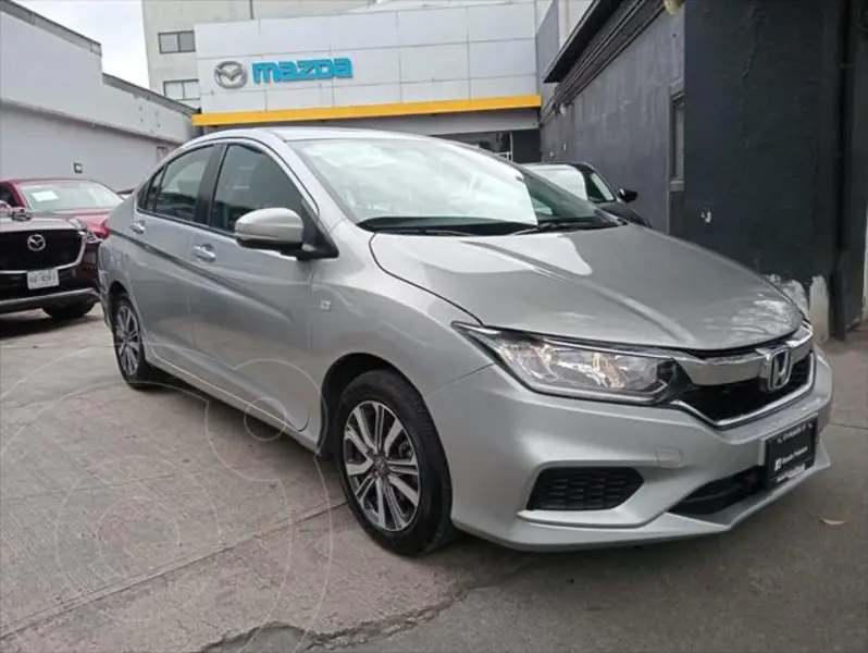 Foto Honda City LX 1.5L usado (2018) color plateado precio $210,000