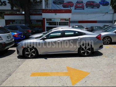 foto Honda Civic 4 pts. Touring usado (2018) color Plata precio $360,276