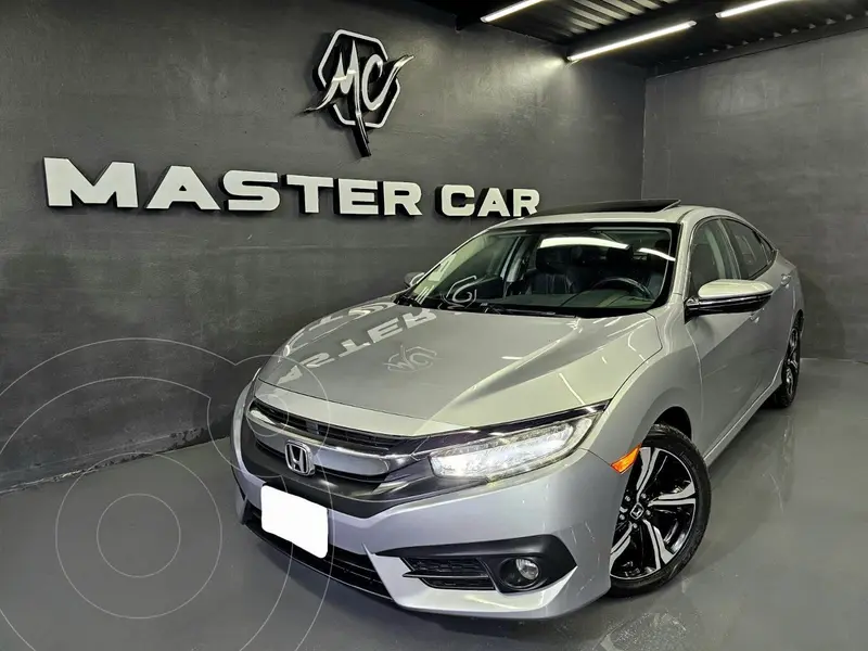 Foto Honda Civic Touring Aut usado (2018) color plateado precio $315,000