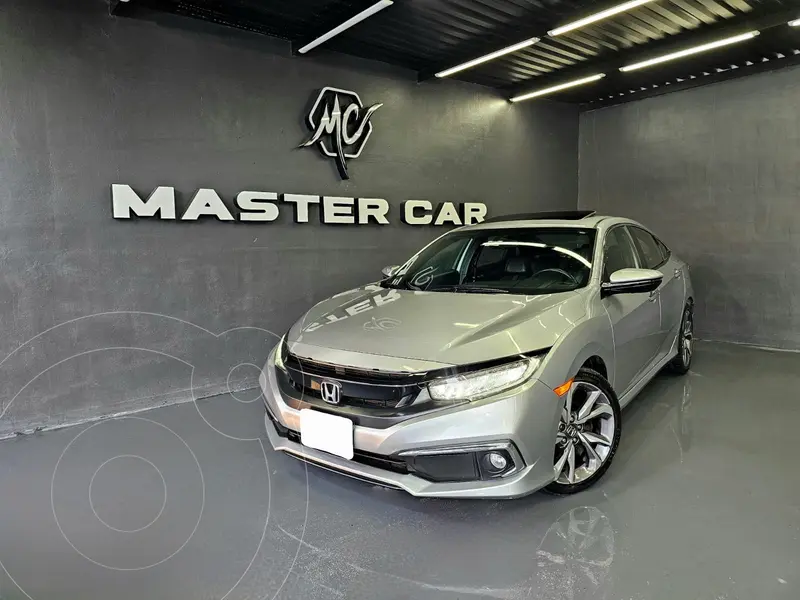 Foto Honda Civic Touring Aut usado (2019) color plateado precio $338,000