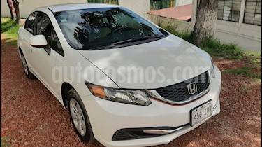 foto Honda Civic LX 1.8L usado (2013) color Blanco Marfil precio $155,000