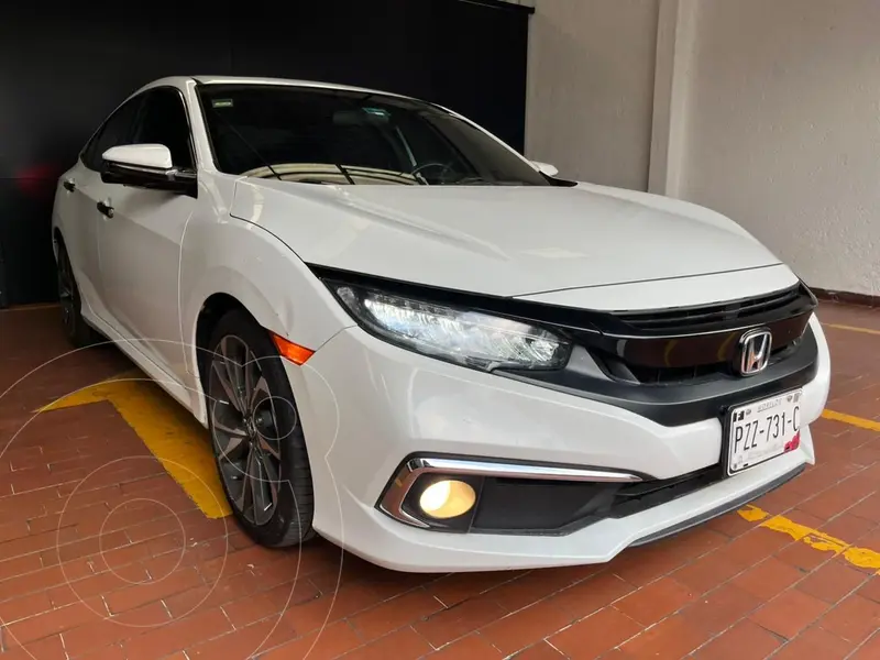 Foto Honda Civic Touring Aut usado (2021) color Blanco precio $379,000