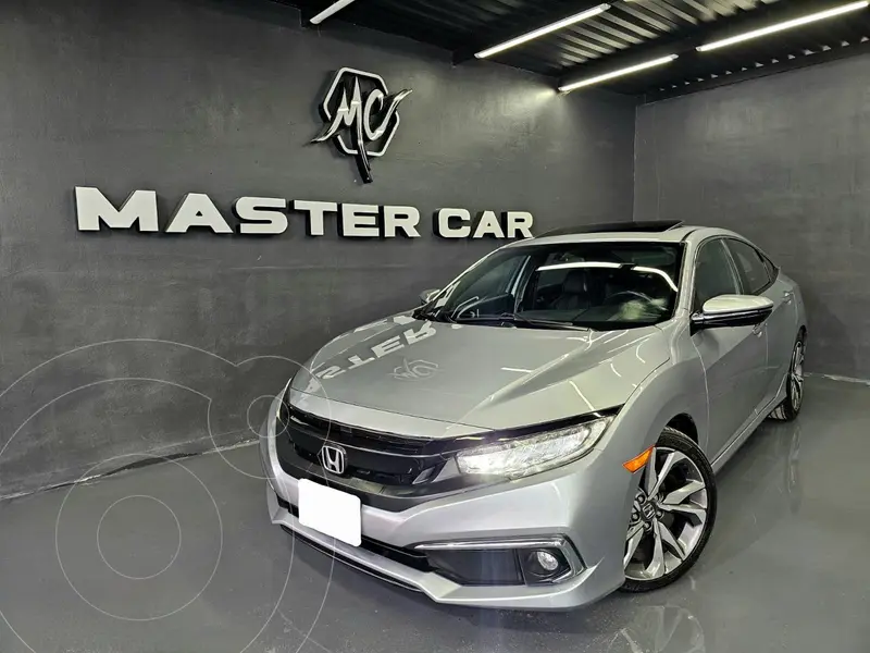Foto Honda Civic Touring Aut usado (2019) color plateado precio $338,000