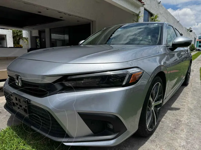 Foto Honda Civic Touring usado (2023) color Plata precio $468,500