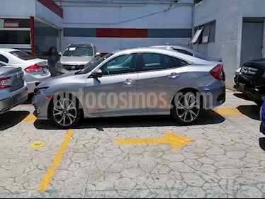 foto Honda Civic Touring Aut usado (2020) color Plata precio $410,319