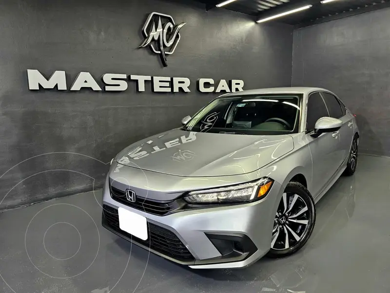 Foto Honda Civic i-Style usado (2022) color plateado precio $414,000