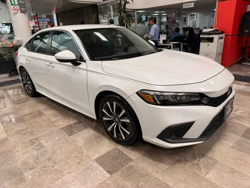 Foto Honda Civic i-Style usado (2022) color Blanco precio $379,000
