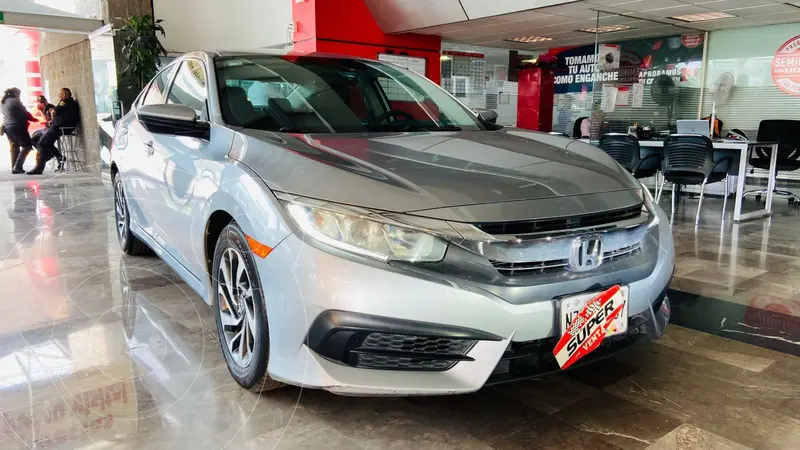 Foto Honda Civic EX usado (2016) color plateado precio $259,000