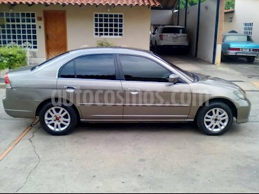 foto Honda Civic Emotion LXS 1.8L usado (2006) color Bronce precio u$s2.000