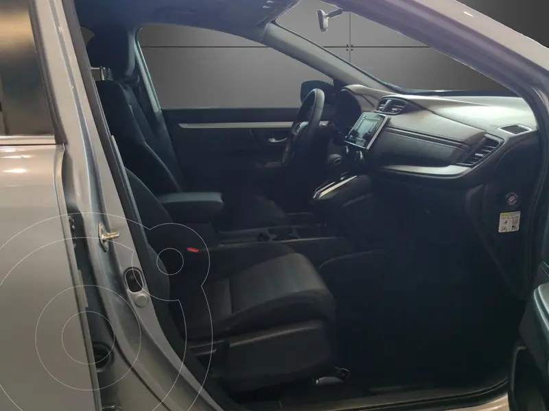 Foto Honda CR-V Turbo usado (2022) color plateado precio $338,999