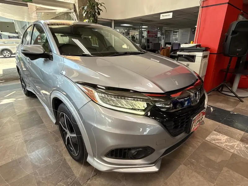 Foto Honda HR-V Touring usado (2022) color plateado precio $419,000