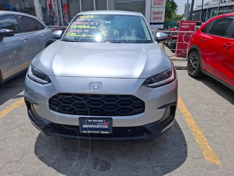Foto Honda HR-V Uniq usado (2023) color Plata Lunar precio $430,000