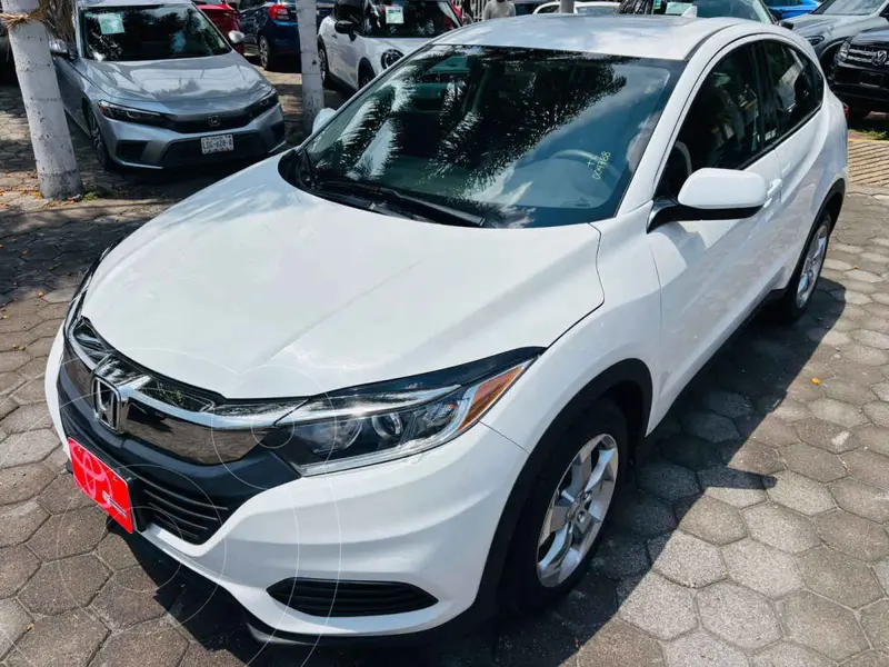 Foto Honda HR-V Uniq Aut usado (2022) color Blanco financiado en mensualidades(enganche $87,881 mensualidades desde $7,806)