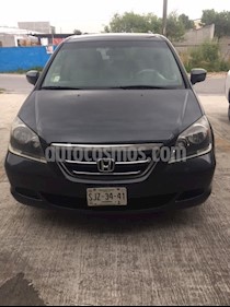 foto Honda Odyssey EXL usado (2006) color Gris precio $100,000