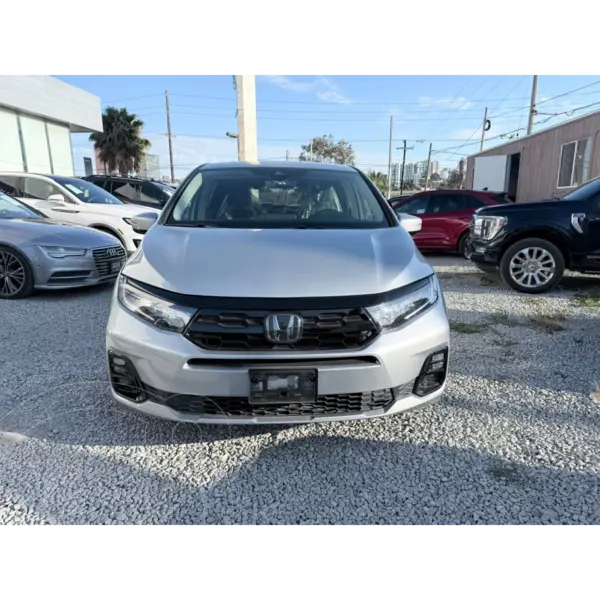 Foto Honda Odyssey Touring usado (2025) color Plateado precio $890,000