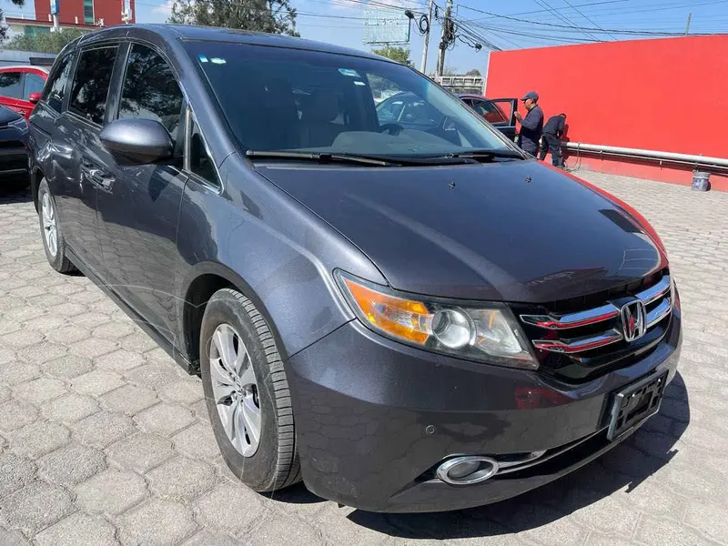 Foto Honda Odyssey EXL usado (2017) color Gris precio $440,000