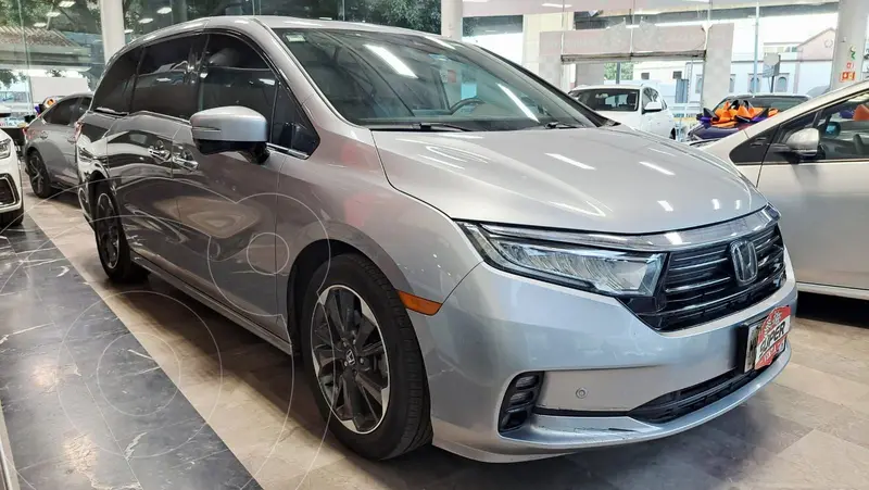 Foto Honda Odyssey Touring usado (2024) color plateado financiado en mensualidades(enganche $362,824 mensualidades desde $15,266)