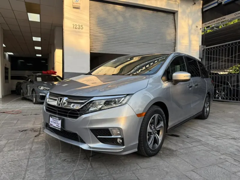 Foto Honda Odyssey EXL usado (2018) color Plata precio $379,500