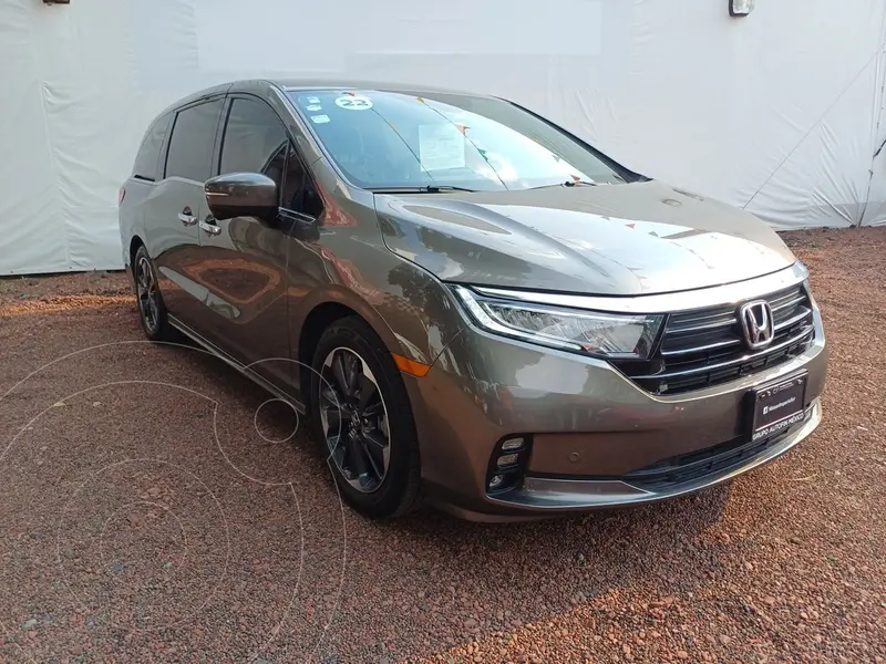 Foto Honda Odyssey Touring usado (2022) color plateado precio $735,000