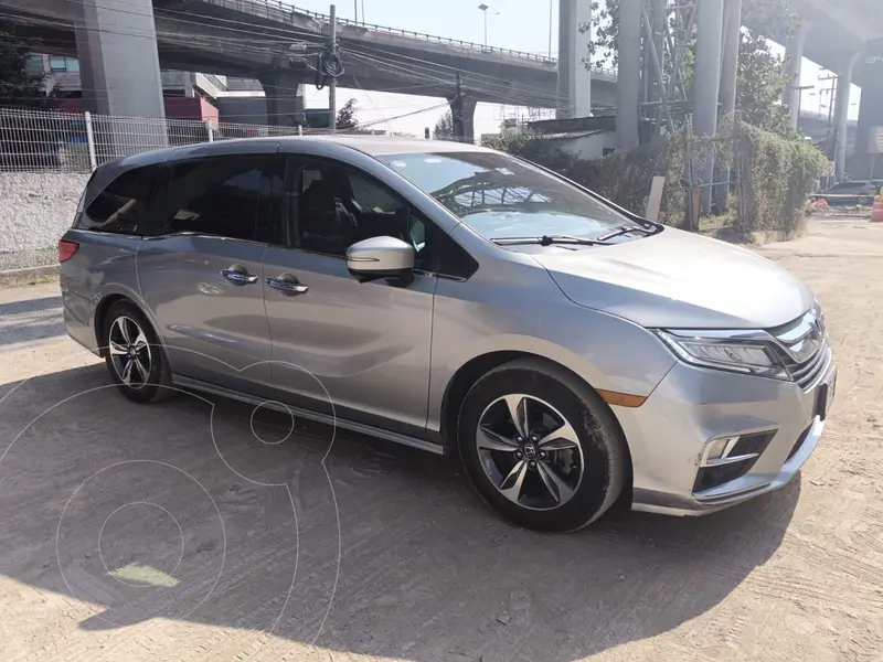 Foto Honda Odyssey Touring usado (2019) color plateado precio $489,000