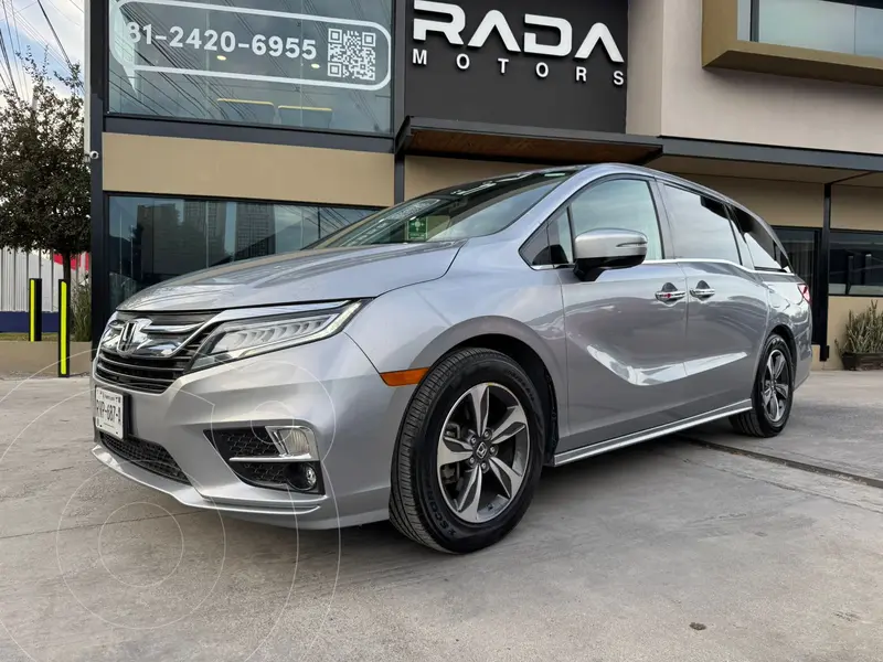Foto Honda Odyssey Touring usado (2019) color plateado precio $369,800