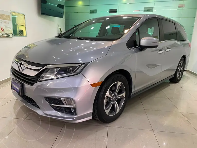 Foto Honda Odyssey EXL usado (2018) color Plata precio $549,000