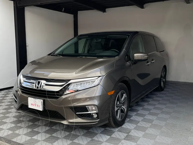 Foto Honda Odyssey Touring usado (2020) color Cafe precio $529,000