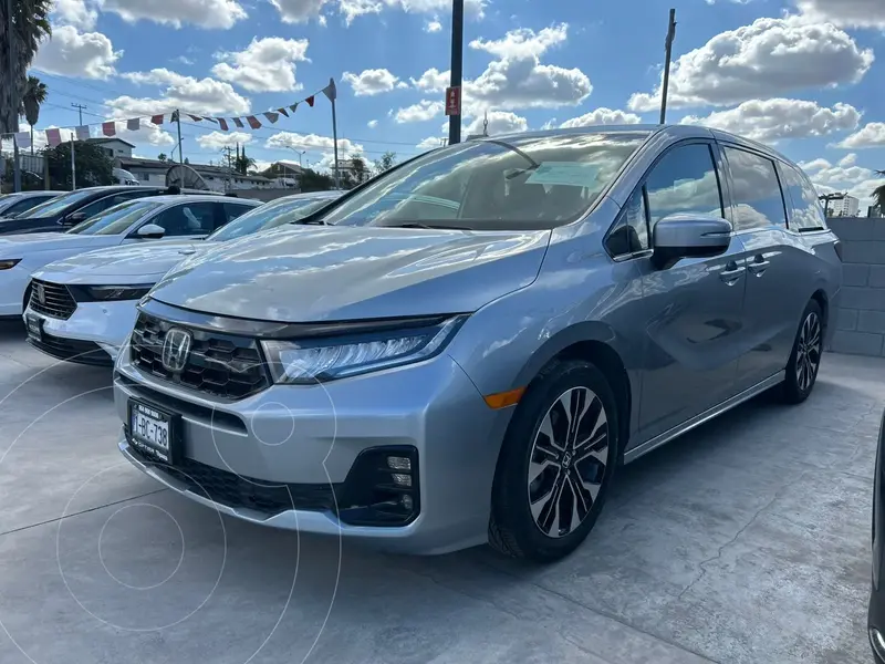 Foto Honda Odyssey Touring usado (2025) color Plata Solar precio $988,900