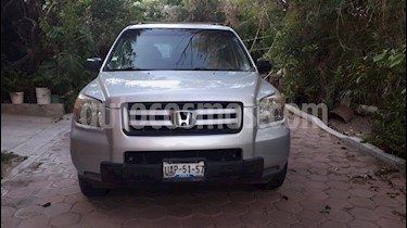 foto Honda Pilot LX usado (2006) color Plata precio $105,000