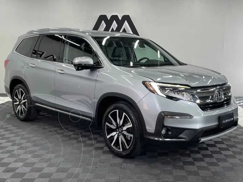 Foto Honda Pilot Touring usado (2021) color plateado precio $578,999
