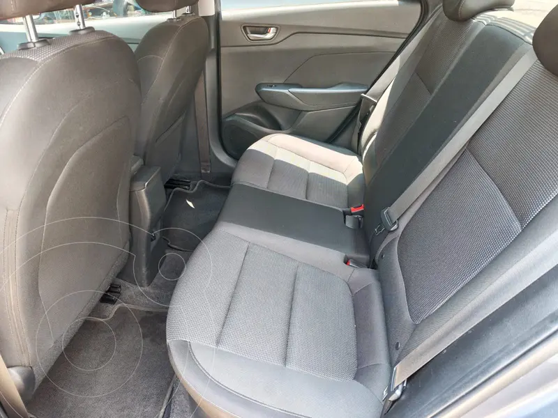 hyundai accent-sedan