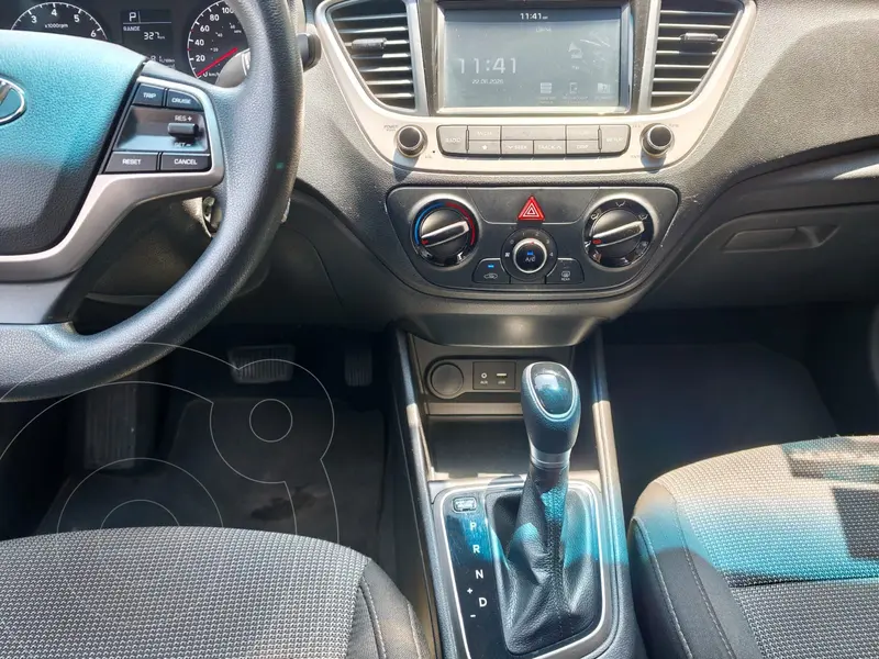 hyundai accent-sedan