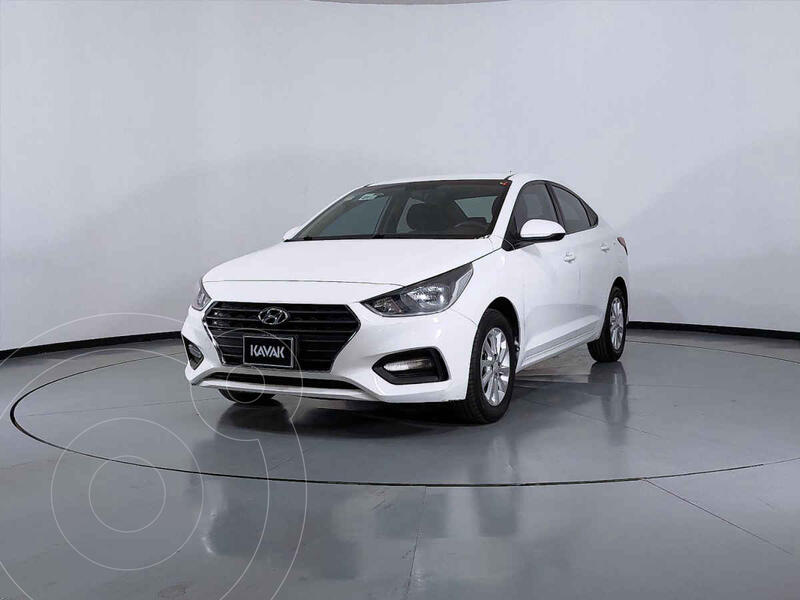 Foto Hyundai Accent Sedan GL usado (2018) color Blanco precio $228,999