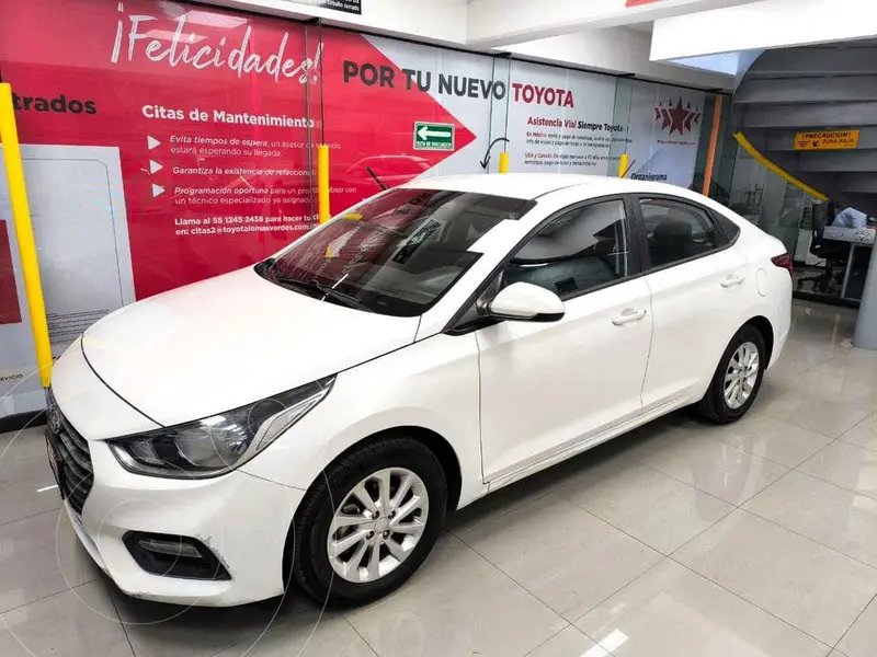 Foto Hyundai Accent Sedan GL Mid Aut usado (2018) color Blanco precio $179,100