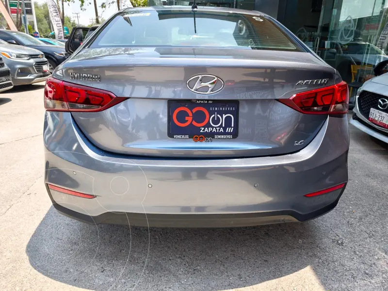hyundai accent-sedan