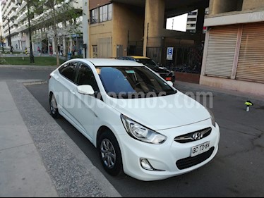 foto Hyundai Accent 1.4 GL Ac usado (2014) color Blanco precio $5.600.000