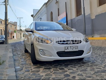 foto Hyundai Accent 1.4 GL usado (2019) color Blanco Cristal precio $7.500.000