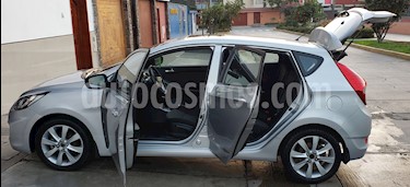 Foto Hyundai Accent 1.4L GL Sport Aut usado (2013) color Plata precio u$s12,000