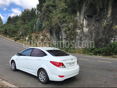 foto Hyundai Accent 1.4 GL Ac usado (2014) color Blanco precio $6.200.000