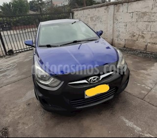foto Hyundai Accent 1.4 GL Ac usado (2012) color Azul Océano precio $4.300.000